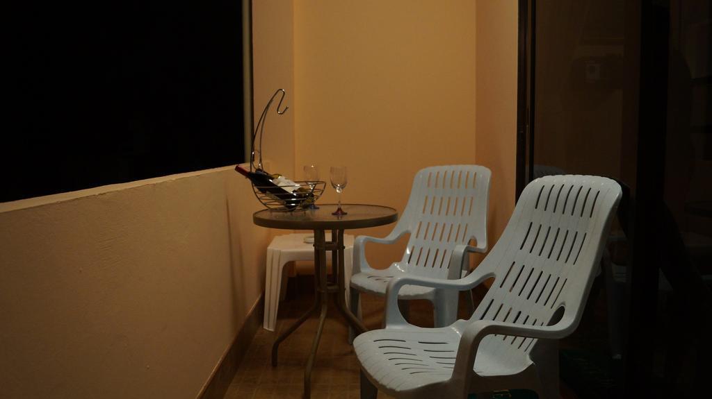 Kata Apartment Bagian luar foto