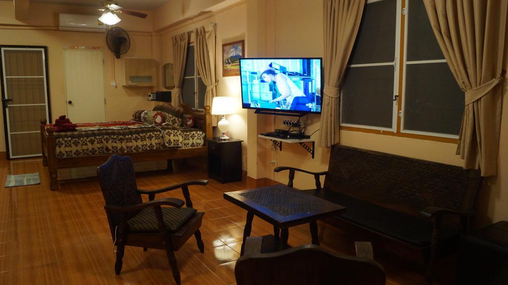 Kata Apartment Bagian luar foto